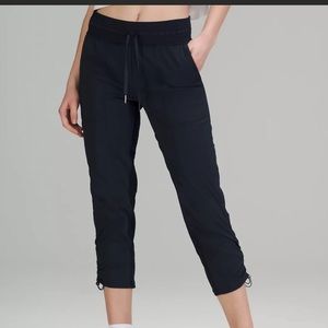 Lululemon  New Dance Studio Crop 25”   4